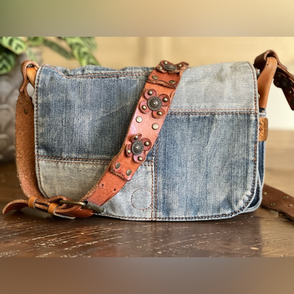 Patricia Nash🌹Rosa Square Flap Denim Bag